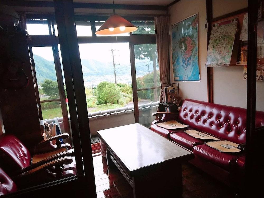 Yufuin Country Road Youth Hostel Экстерьер фото