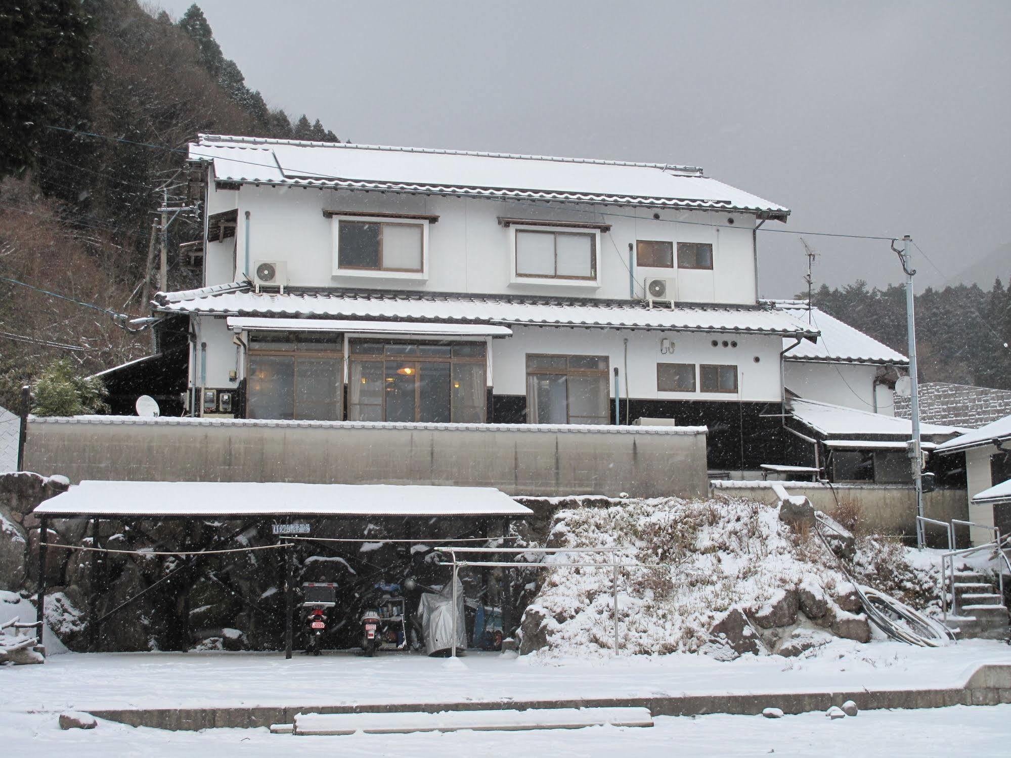 Yufuin Country Road Youth Hostel Экстерьер фото